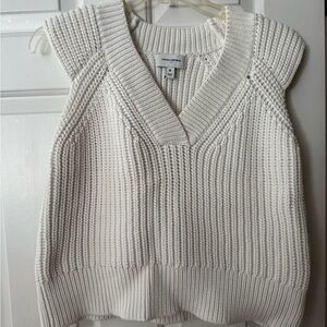 Banana Republic V-Neck Sweater in White